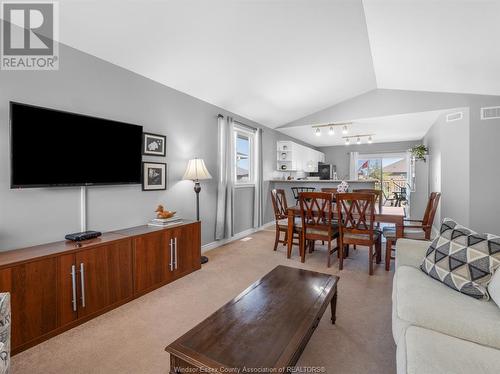 312 Mclellan, Amherstburg, ON - Indoor Photo Showing Living Room