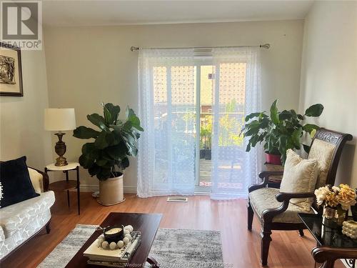 11874 Boulder Crescent, Windsor, ON - Indoor Photo Showing Living Room