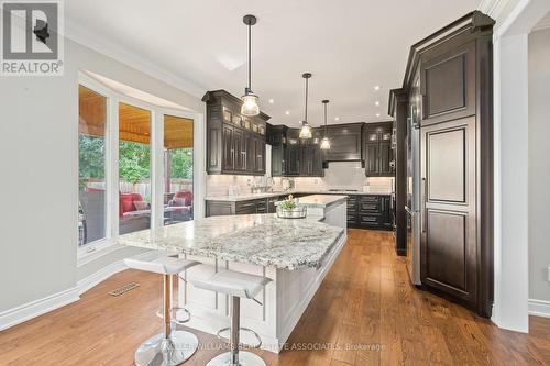 17 Oak Ridge Drive, Halton Hills, ON - Indoor Photo Showing Kitchen With Upgraded Kitchen