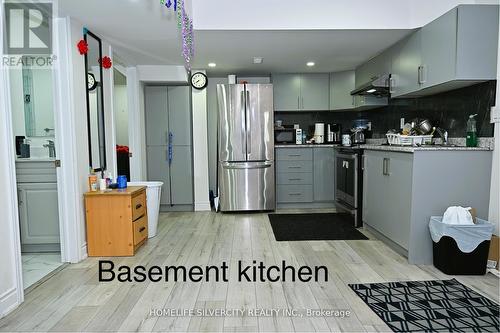 100 Long Meadow Road, Brampton (Bram East), ON - Indoor Photo Showing Kitchen