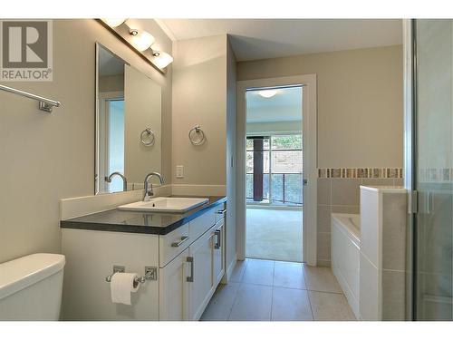 3229 Skyview Lane Unit# 409, West Kelowna, BC - Indoor Photo Showing Bathroom