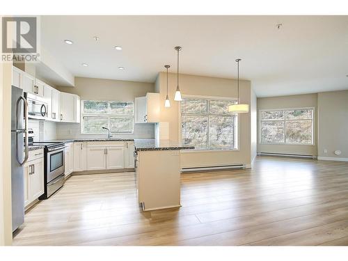 3229 Skyview Lane Unit# 409, West Kelowna, BC - Indoor Photo Showing Kitchen With Stainless Steel Kitchen With Upgraded Kitchen