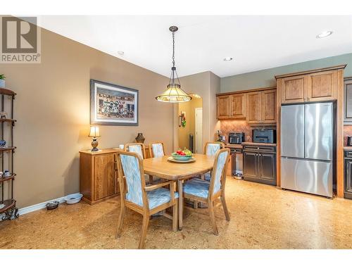 389 Mccarren Avenue, Kelowna, BC - Indoor