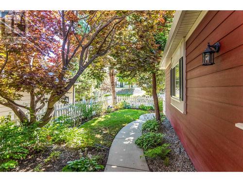 389 Mccarren Avenue, Kelowna, BC - Outdoor