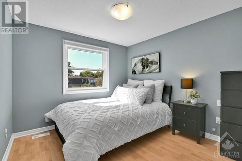 6429 Sugar Creek Way, Ottawa, ON - Indoor Photo Showing Bedroom