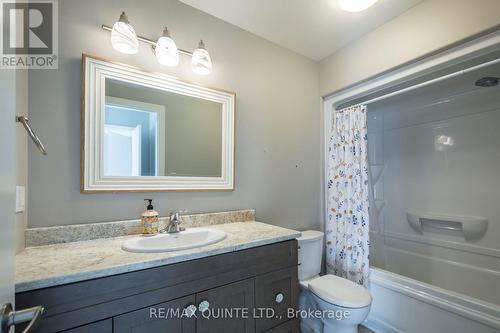 29 Glenview Crescent, Belleville, ON - Indoor Photo Showing Bathroom