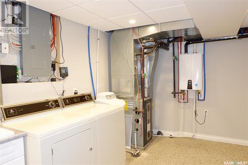 101 Empire Place, Assiniboia, SK - Indoor Photo Showing Laundry Room