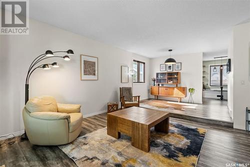 306 Waterbury Road, Saskatoon, SK - Indoor Photo Showing Living Room