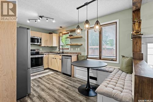 306 Waterbury Road, Saskatoon, SK - Indoor Photo Showing Kitchen With Stainless Steel Kitchen