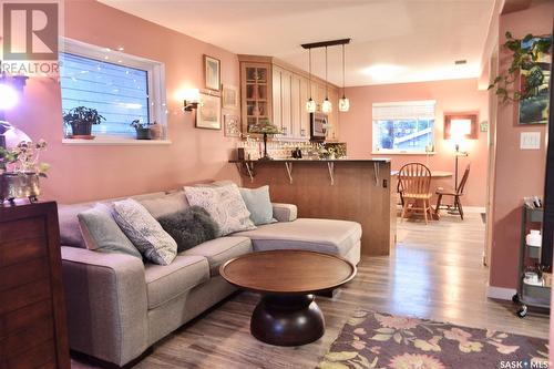 415 25Th Street W, Saskatoon, SK - Indoor Photo Showing Living Room