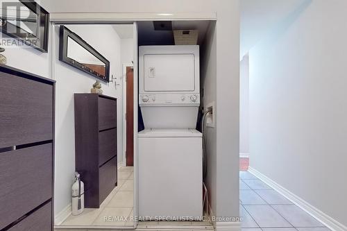 2710 - 4090 Living Arts Drive, Mississauga (City Centre), ON - Indoor Photo Showing Laundry Room