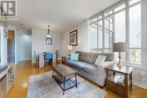 2710 - 4090 Living Arts Drive, Mississauga (City Centre), ON - Indoor Photo Showing Living Room