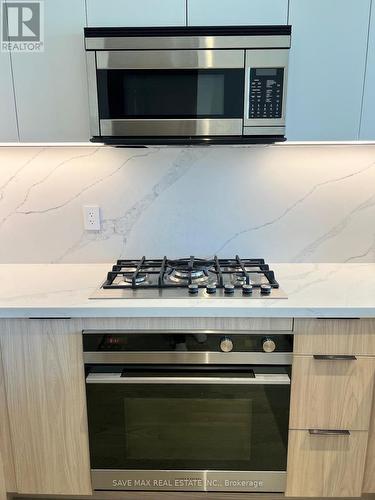 205 - 123 Maurice Drive, Oakville (Old Oakville), ON - Indoor Photo Showing Kitchen