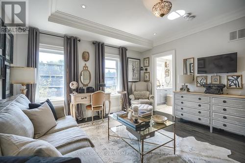 114 Ferris Road, Toronto, ON - Indoor Photo Showing Living Room