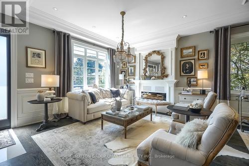 114 Ferris Road, Toronto, ON - Indoor Photo Showing Living Room With Fireplace