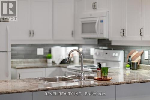 59 Chadwin Drive, Kawartha Lakes (Lindsay), ON - Indoor Photo Showing Kitchen With Double Sink