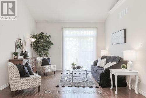 59 Chadwin Drive, Kawartha Lakes (Lindsay), ON - Indoor Photo Showing Living Room