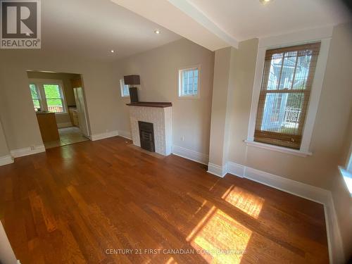 370 Victoria Street, London, ON - Indoor With Fireplace