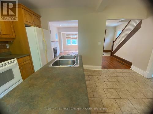 370 Victoria Street, London, ON - Indoor Photo Showing Kitchen With Double Sink