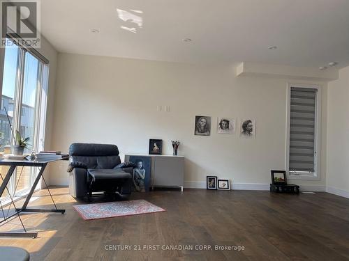 19 - 1820 Canvas Way, London, ON - Indoor