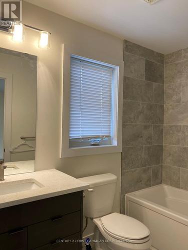 19 - 1820 Canvas Way, London, ON - Indoor Photo Showing Bathroom