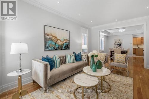 165 St Nicholas Crescent, Vaughan, ON - Indoor Photo Showing Living Room