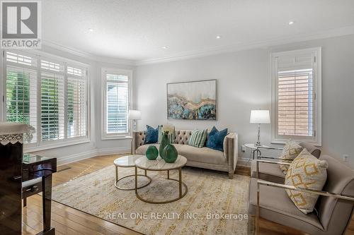 165 St Nicholas Crescent, Vaughan, ON - Indoor Photo Showing Living Room