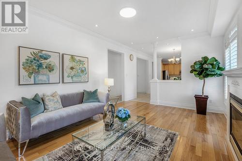 165 St Nicholas Crescent, Vaughan, ON - Indoor Photo Showing Living Room