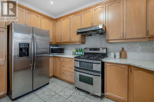 165 St Nicholas Crescent, Vaughan, ON - Indoor Photo Showing Kitchen