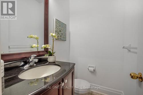 165 St Nicholas Crescent, Vaughan, ON - Indoor Photo Showing Bathroom