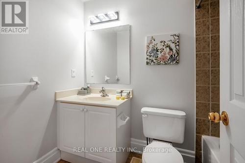 165 St Nicholas Crescent, Vaughan, ON - Indoor Photo Showing Bathroom