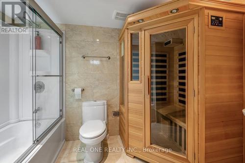 165 St Nicholas Crescent, Vaughan, ON - Indoor Photo Showing Bathroom