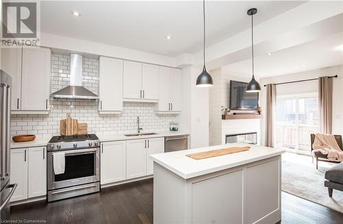 116 Columbus Gate, Stoney Creek, ON - Indoor Photo Showing Kitchen