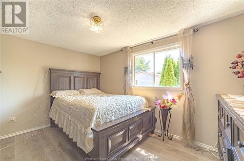 1375 Hallmark, Windsor, ON - Indoor Photo Showing Bedroom