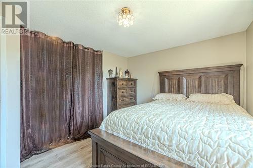 1375 Hallmark, Windsor, ON - Indoor Photo Showing Bedroom