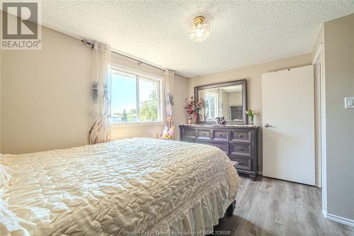 1375 Hallmark, Windsor, ON - Indoor Photo Showing Bedroom