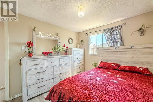 1375 Hallmark, Windsor, ON - Indoor Photo Showing Bedroom