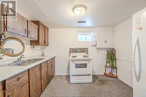 1375 Hallmark, Windsor, ON - Indoor Photo Showing Kitchen With Double Sink