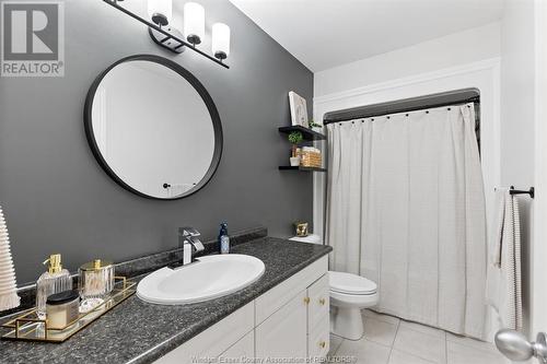 4817 Barcelona Crescent, Windsor, ON - Indoor Photo Showing Bathroom