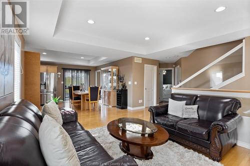 4817 Barcelona Crescent, Windsor, ON - Indoor Photo Showing Living Room