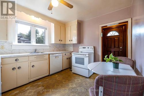 209 Chadburn Street, Oshawa (Central), ON - Indoor Photo Showing Kitchen