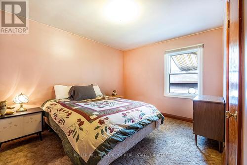 209 Chadburn Street, Oshawa (Central), ON - Indoor Photo Showing Bedroom