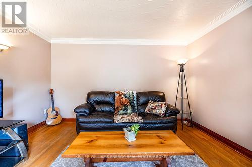 209 Chadburn Street, Oshawa (Central), ON - Indoor Photo Showing Living Room