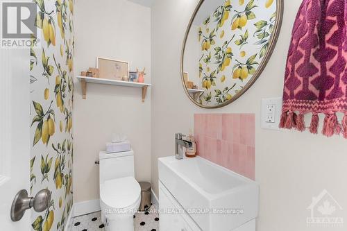 44 Putman Avenue, Ottawa, ON - Indoor Photo Showing Bathroom