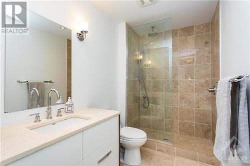 111 Champagne Avenue S Unit#1810, Ottawa, ON - Indoor Photo Showing Bathroom