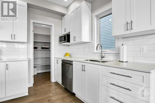 844 Snowdrop Crescent, Ottawa, ON - Indoor Photo Showing Kitchen With Double Sink