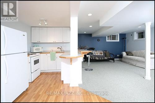 251 Troy Street, Mississauga (Mineola), ON - Indoor Photo Showing Kitchen