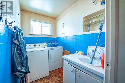 23 Montcalm Street, Greater Sudbury, ON - Indoor Photo Showing Laundry Room