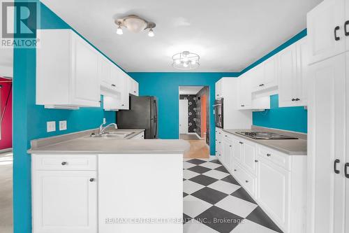 17 - 70 Sunnyside Drive, London, ON - Indoor Photo Showing Kitchen With Double Sink