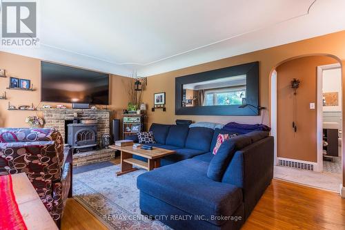 33 Turner Avenue, Kitchener, ON - Indoor Photo Showing Living Room With Fireplace